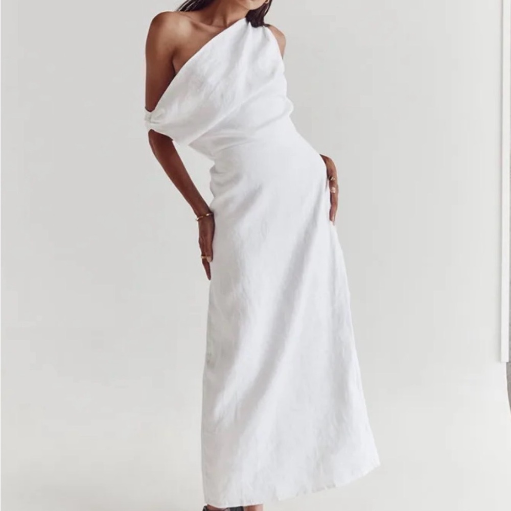 DISSH White One-Shoulder Linen Maxi Dress